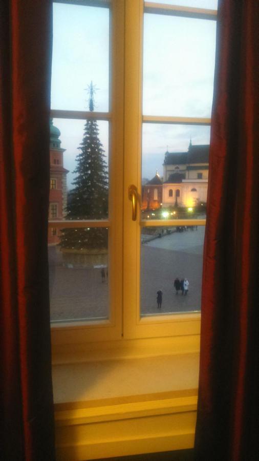 Castle Square Z Widokiem Na Plac Zamkowy I Zamek Krolewski Warschau